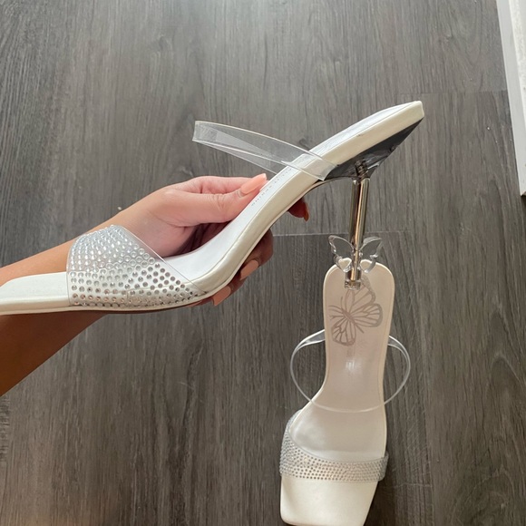 White Butterfly heels - Picture 4 of 6